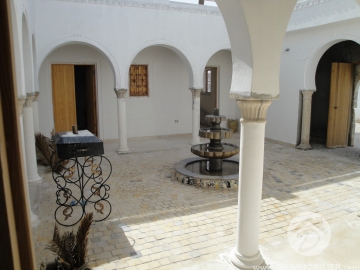 V 109 -                            Sale
                           Houch Djerbien Djerba